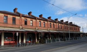 빅토리아 거리의 상점들