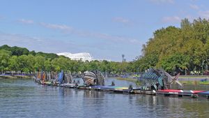 2006년 코먼웰스 게임 기간 중 야라 강에 설치된 인공 물고기