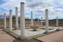 갈레리우스 황제가 298년에 건설한 펠릭스 로물리아나 궁전(Felix Romuliana Imperial Palace) 유적. 유네스코 세계유산