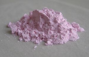 에르븀(III) 산화물 분말