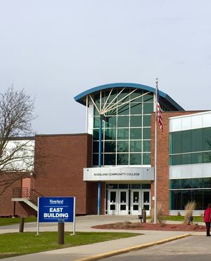 오스틴의 주요 고용주 중 하나인 리버랜드 커뮤니티 칼리지