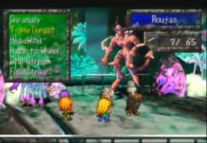 플레이어가 전투 기술 중 하나를 선택하는 동안(왼쪽) 플레이 가능한 캐릭터들이 적과 싸우는 모습