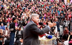 2017년 7월 11일 셰바즈 샤리프