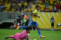 조가 2013년 FIFA 컨페더레이션스컵에서 일본을 상대로 골을 넣는 모습