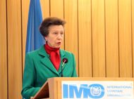 2018년 제100차 해사안전위원회 회의에서 연설하는 앤 공주