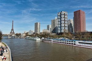 프롱 드 센 개발, 센 강을 따라