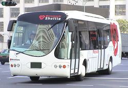 마루노우치 셔틀에 도입된, 터보 일렉트릭 방식을 기반으로 한 디자인라인의 하이브리드 버스