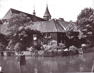  칸트가 가르쳤던 크나이포프에 있는 Collegium Albertinum의 뒷면. 4분의 1은 제2차 세계 대전으로 파괴되었다.