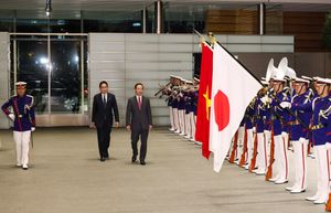 도쿄 총리 관저에서 열린 보반트엉 환영식(2023년 11월 28일)