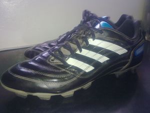 아디다스 프레데터 X 모델의 모습.