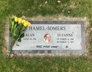 캘리포니아주 캐시드럴시티의 데저트 메모리얼 파크에 있는 수잔 소머스의 묘지