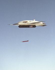 GPS 유도탄을 발사하는 X-45