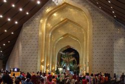 5,000명을 수용할 수 있는 연회장