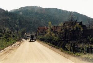 세르비아군 위치 근처 무인지대. 무장 지도. 1995년 4월. 네덜란드 유엔 수송대대. 보스니아 헤르체고비나