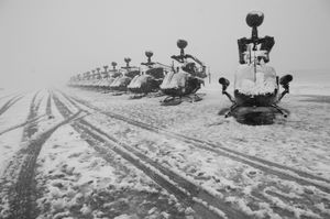 2013년, 바그람 공군기지에 눈이 덮인 키오와 워리어 헬기들