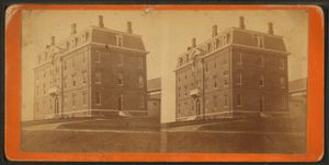 브릭 홀(1871). 후에 오크 홀로 개명되었으며 1936년 화재로 소실됨