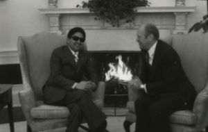 미국 대통령 제럴드 포드와 갸넨드라 샤 (1976년)