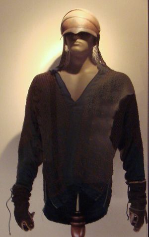 곤도 이사미가 사용했던 쇠사슬 갑옷(쿠사리카타비라)과 이마 보호대(하지가네)