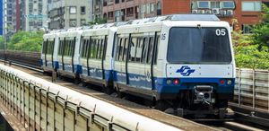 VAL 256 차량이 있는 타이베이 첩운의 원후선