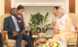 2015년 10월, 바스와 인도 모디 총리