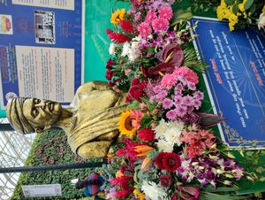 독립기념일 꽃 전시회의 카비르 흉상, 랄 바그, 방갈로르 (2024)