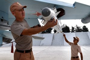 시리아에서 러시아 공군기의 전투 출격 준비.