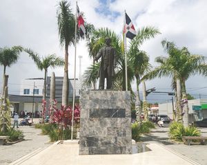 Cotui, 도미니카 공화국 마을 광장