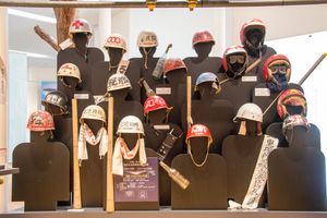 투쟁에 참여한 각 정파의 하이바.