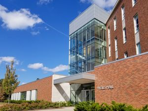 웰스 홀(Wells Hall)