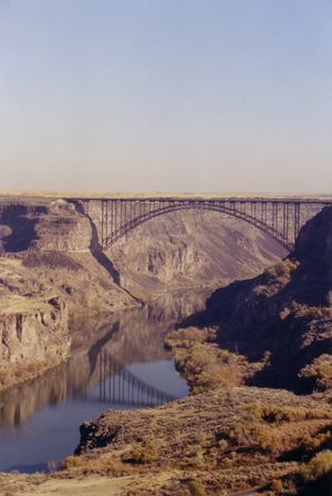 협곡 남쪽에서 본 페린 브리지