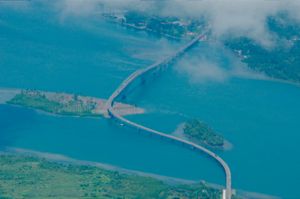 사마르섬과 레이테섬을 잇는 산후아니코 다리