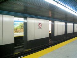 1987년 7월에 개통한 노스요크센터역