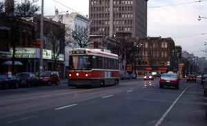 1997년 4월, 칼리지 스트리트를 달리는 CLRV 노면전차
