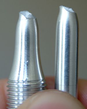 섬유 인장 시험 후의 둥근 막대 시편