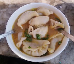 졸 모모(jhol momo)에 사용되는 아차르로 만든 국물