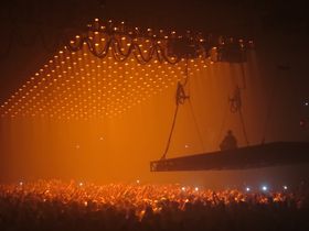 세인트 파블로 투어 공연 (2016년, 오른쪽)