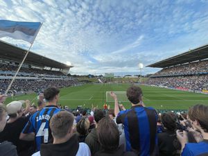 오클랜드 FC의 A-리그 첫 경기에서의 고 미디어 스타디움