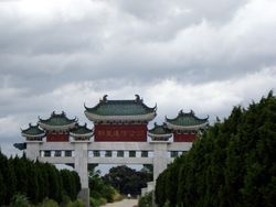 탁신 왕의 묘 입구