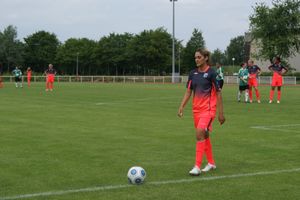 2009-10 시즌 몽티니르브르토뇌와의 리그 경기에 참가한 네시브