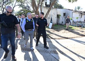 그레이엄 상원의원, 2024년 1월 4일 이스라엘 키부츠 크파르 아자 방문.