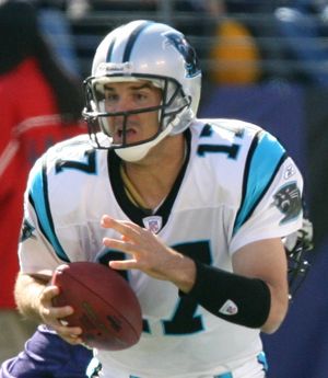 2006년 팬서스의 제이크 델홈(Jake Delhomme). 델홈은 팬서스를 세 번의 포스트시즌 진출과 수퍼볼 XXXVIII 진출로 이끌었다.