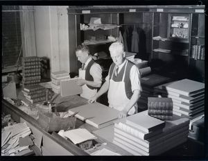 뉴사우스웨일스주립도서관의 서적 보존 담당자들, 1943년