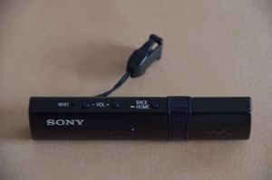 최신 USB 플래시 드라이브 스타일의 솔리드 스테이트 디지털 오디오 플레이어 (소니 워크맨 B180 시리즈)