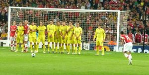 아스널과의 2008-09 시즌 챔피언스리그 8강전 