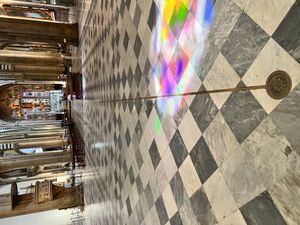 자오선을 나타내고 있는 신랑의 바닥