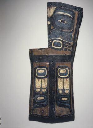 Grave Marker, Gwaʼsa̱la Kwakwa̱ka̱ʼwakw (Native American), late 19th century, 브루클린 미술관.