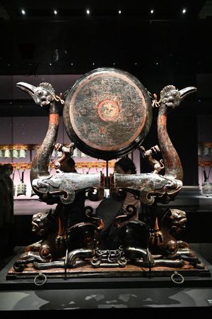 호랑이와 새가 새겨진 북, 초나라, 춘추 시대