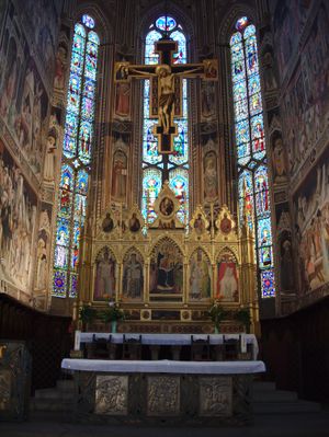 제단과 십자가상