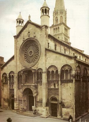 모데나 대성당(Duomo di Modena) 또는 성모 승천 대성당(Santa Maria Assunta)과 성 게미니아누스(Saint Geminianus) 대성당의 정면