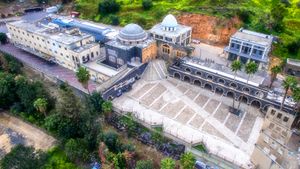 메이르 랍비 발 하네스의 묘